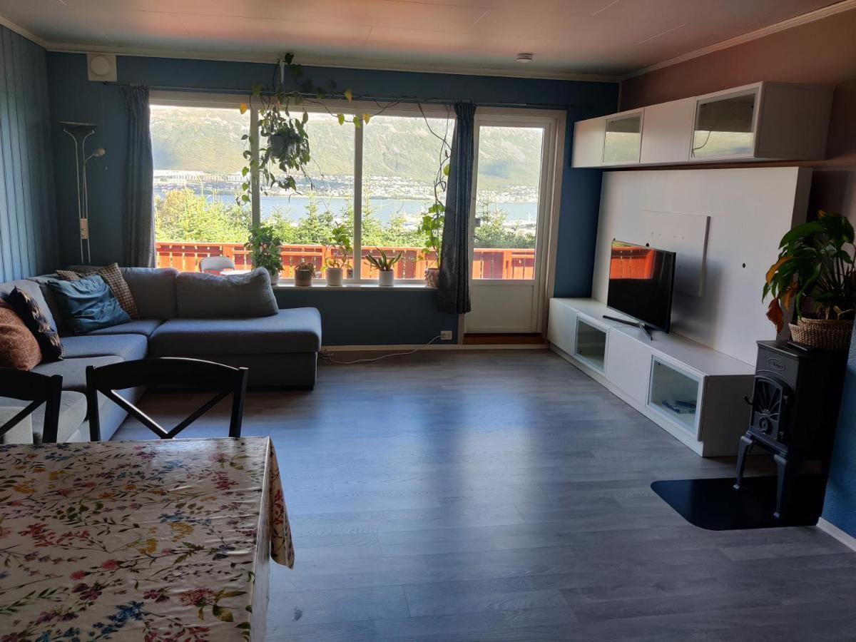 Feelhome 3 Bedroom Near University ทรอมโซ ภายนอก รูปภาพ